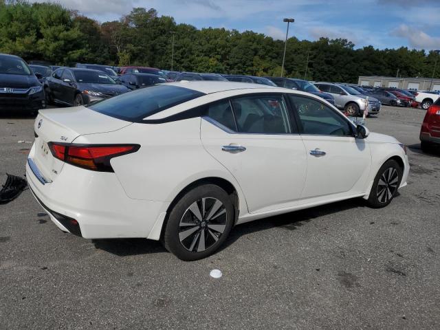 1N4BL4DW3KC139102 - 2019 NISSAN ALTIMA SV WHITE photo 3