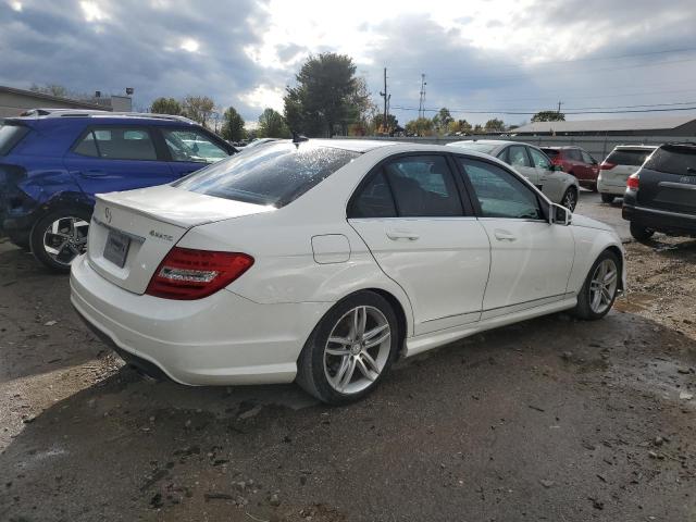 WDDGF8AB4DG082006 - 2013 MERCEDES-BENZ C 300 4MATIC WHITE photo 3