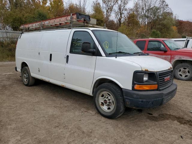 1GTZ7UCG8B1113209 - 2011 GMC SAVANA G3500 WHITE photo 4