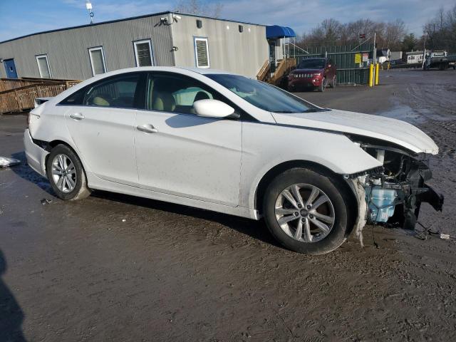 5NPEB4AC2DH749567 - 2013 HYUNDAI SONATA GLS WHITE photo 4