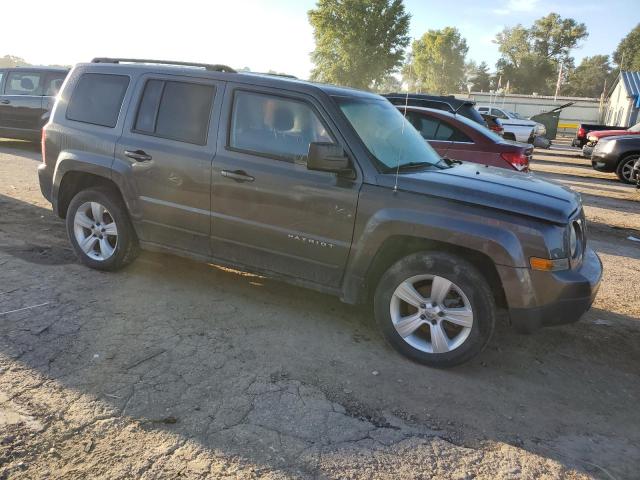 1C4NJPFB5ED849030 - 2014 JEEP PATRIOT LATITUDE GRAY photo 4