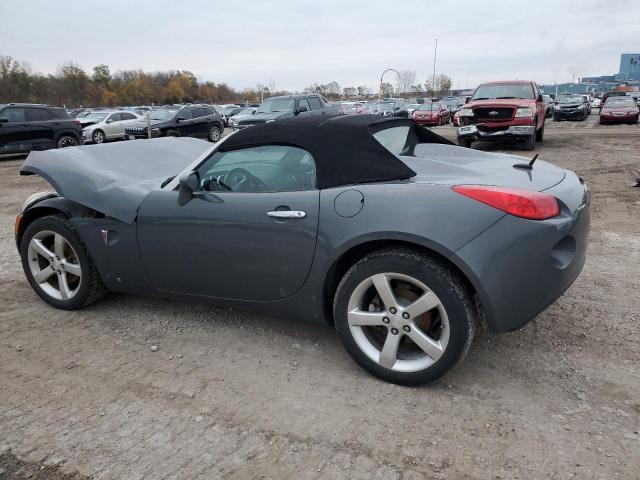 1G2MB35B58Y113256 - 2008 PONTIAC SOLSTICE GRAY photo 2