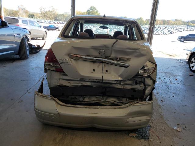 3N1BC11E88L459228 - 2008 NISSAN VERSA S SILVER photo 6