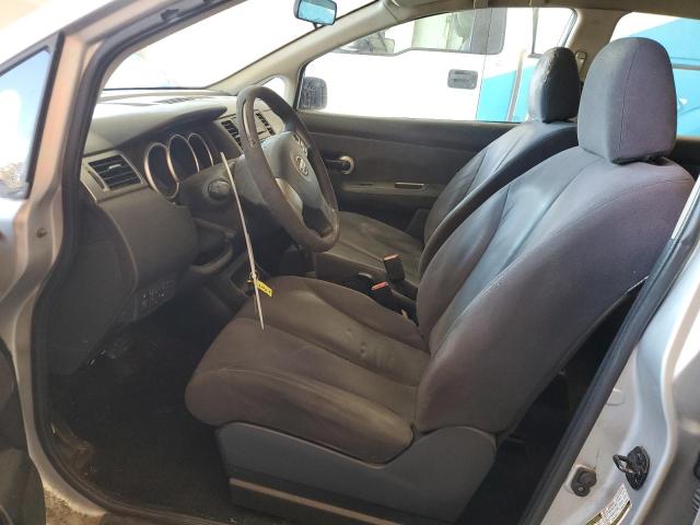 3N1BC11E88L459228 - 2008 NISSAN VERSA S SILVER photo 7