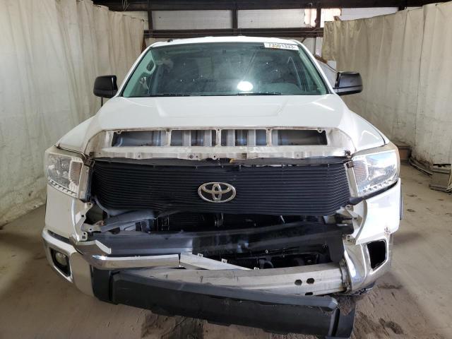 5TFUW5F11GX567350 - 2016 TOYOTA TUNDRA DOUBLE CAB SR/SR5 WHITE photo 5