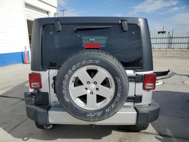 1C4BJWEG7CL141102 - 2012 JEEP WRANGLER U SAHARA SILVER photo 6