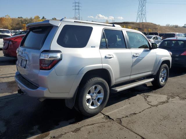 JTEBU5JR9G5316268 - 2016 TOYOTA 4RUNNER SR5/SR5 PREMIUM 银色 照片 3