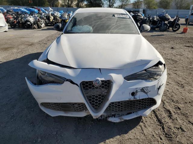 ZARFAEDN8J7595706 - 2018 ALFA ROMEO GIULIA Q4 თეთრი ფოტო 5