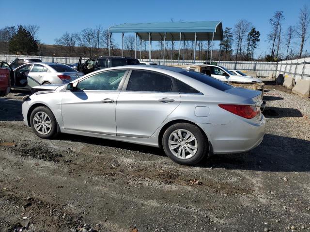 5NPEB4AC2CH389831 - 2012 HYUNDAI SONATA GLS SILVER photo 2