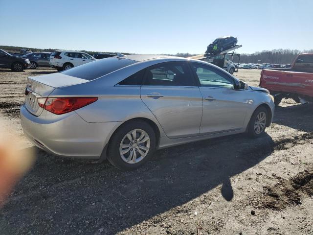 5NPEB4AC2CH389831 - 2012 HYUNDAI SONATA GLS SILVER photo 3