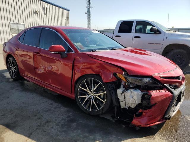 4T1G11AK2PU104652 - 2023 TOYOTA CAMRY SE NIGHT SHADE RED photo 4