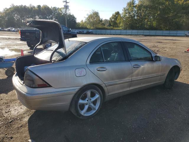 WDBRF61J32E001888 - 2002 MERCEDES-BENZ C 240 BEIGE photo 3