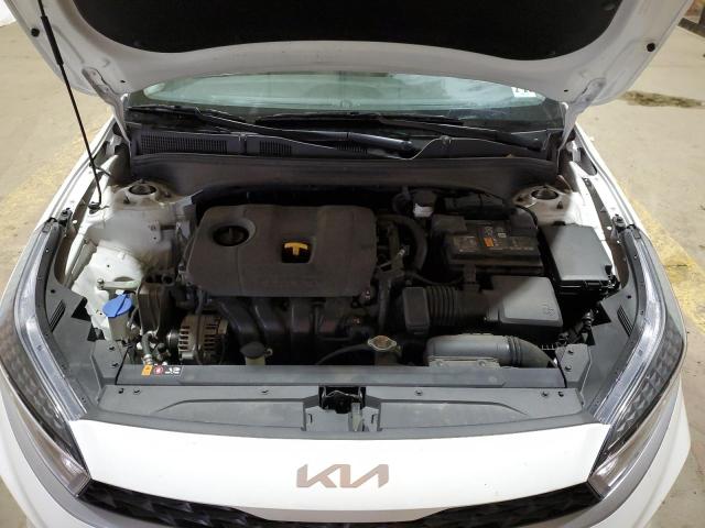 3KPF24AD8PE575946 - 2023 KIA FORTE LX WHITE photo 11