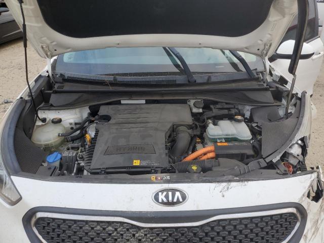 KNDCB3LC3H5056978 - 2017 KIA NIRO FE WHITE photo 11