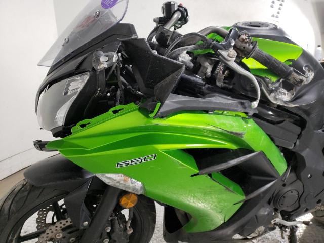 JKAEXEE16EDA17026 - 2014 KAWASAKI EX650 E TWO TONE photo 11