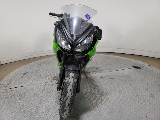 JKAEXEE16EDA17026 - 2014 KAWASAKI EX650 E TWO TONE photo 2