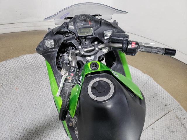 JKAEXEE16EDA17026 - 2014 KAWASAKI EX650 E TWO TONE photo 9