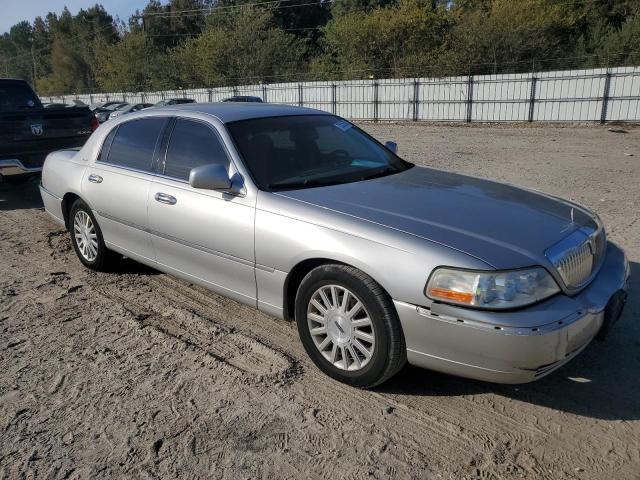 1LNHM81W93Y700223 - 2003 LINCOLN TOWN CAR EXECUTIVE SILVER photo 4