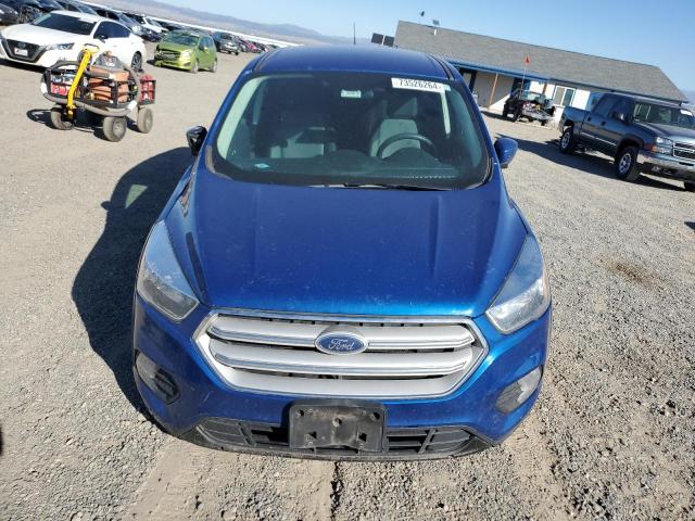 1FMCU9G93HUF10935 - 2017 FORD ESCAPE SE BLUE photo 5