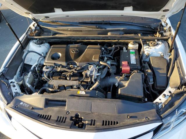 4T1B11HK4JU583289 - 2018 TOYOTA CAMRY L WHITE photo 11