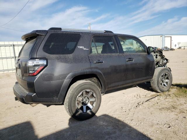 JTEBU5JR6J5572665 - 2018 TOYOTA 4RUNNER SR5/SR5 PREMIUM CHARCOAL photo 3