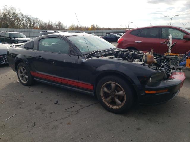 1ZVFT80N665107364 - 2006 FORD MUSTANG BLACK photo 4