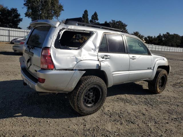 JTEBU14R648020588 - 2004 TOYOTA 4RUNNER SR5 SILVER photo 3