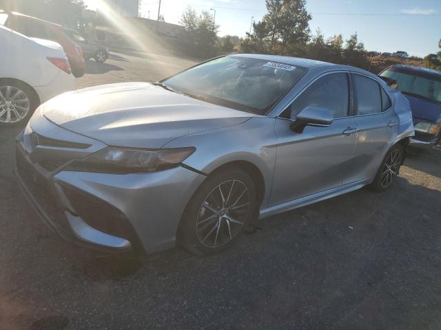 4T1G11AK2PU780583 - 2023 TOYOTA CAMRY SE NIGHT SHADE SILVER photo 1