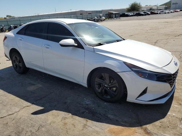 5NPLM4AG7NH085661 - 2022 HYUNDAI ELANTRA SEL WHITE photo 4