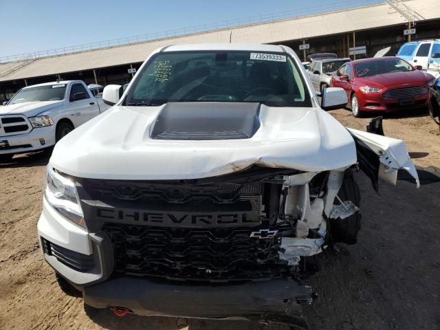 1GCGTEEN4N1164067 - 2022 CHEVROLET COLORADO ZR2 WHITE photo 5