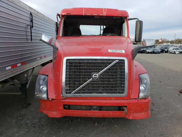 4V4NC9EHXDN146869 - 2013 VOLVO VN VNL RED photo 5