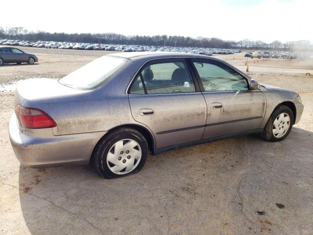 1HGCG1642YA053038 - 2000 HONDA ACCORD LX SILVER photo 3