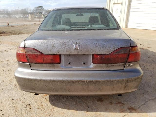 1HGCG1642YA053038 - 2000 HONDA ACCORD LX SILVER photo 6