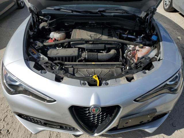 ZASPAKAN4M7D03028 - 2021 ALFA ROMEO STELVIO SPORT Silber Foto 12