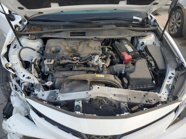 4T1B11HK0JU584925 - 2018 TOYOTA CAMRY L WHITE photo 11