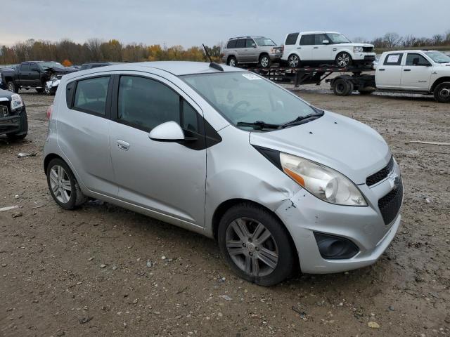 KL8CD6S97FC719939 - 2015 CHEVROLET SPARK 1LT SILVER photo 4