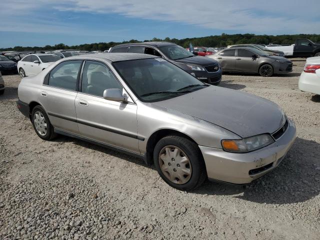 1HGCD5637VA014626 - 1997 HONDA ACCORD LX SILVER photo 4