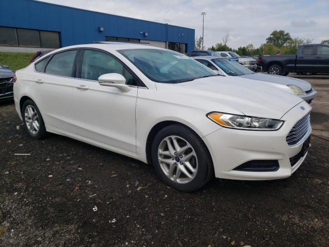 3FA6P0HDXER237590 - 2014 FORD FUSION SE WHITE photo 4