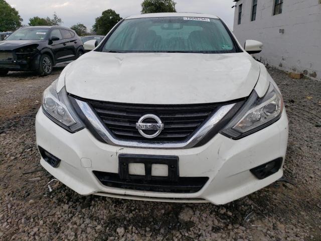 1N4AL3AP5HC161565 - 2017 NISSAN ALTIMA 2.5 WHITE photo 5