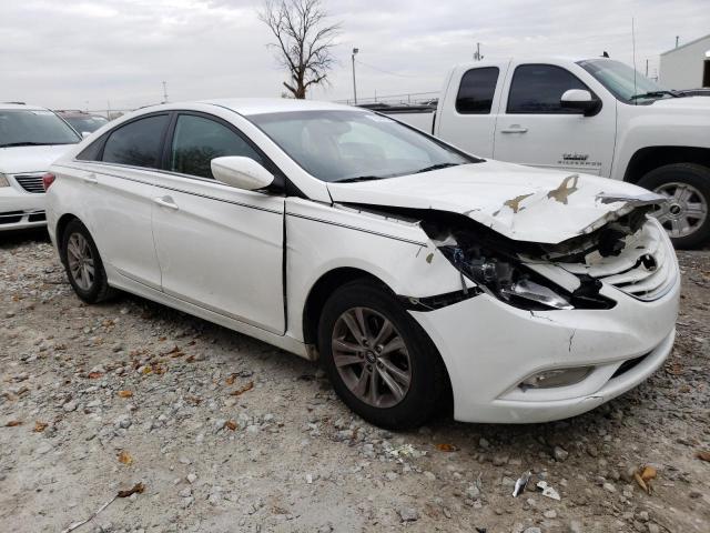 5NPEB4AC6DH780191 - 2013 HYUNDAI SONATA GLS WHITE photo 4