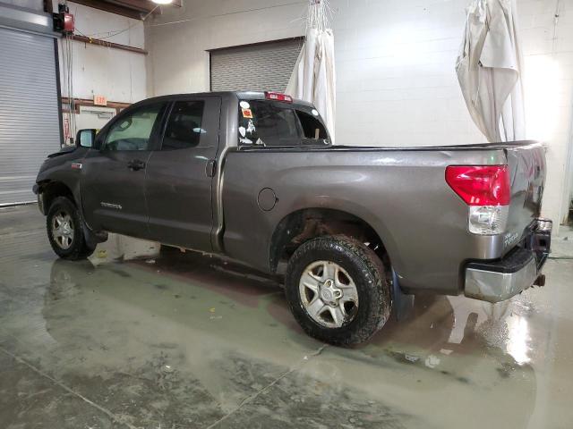 5TBBV54108S496493 - 2008 TOYOTA TUNDRA DOUBLE CAB GRAY photo 2