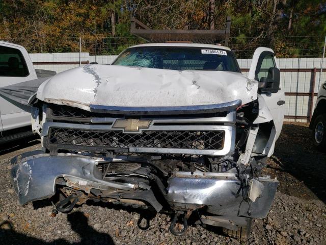 1GB4CZCL7BF160478 - 2011 CHEVROLET SILVERADO C3500 WHITE photo 11