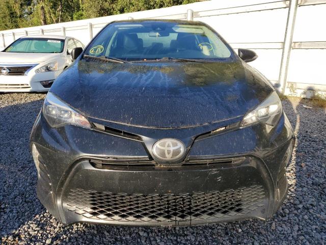 2T1BURHE8JC017928 - 2018 TOYOTA COROLLA L BLACK photo 5