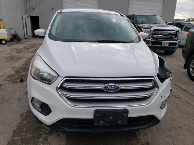 1FMCU0G94HUA15901 - 2017 FORD ESCAPE SE WHITE photo 5