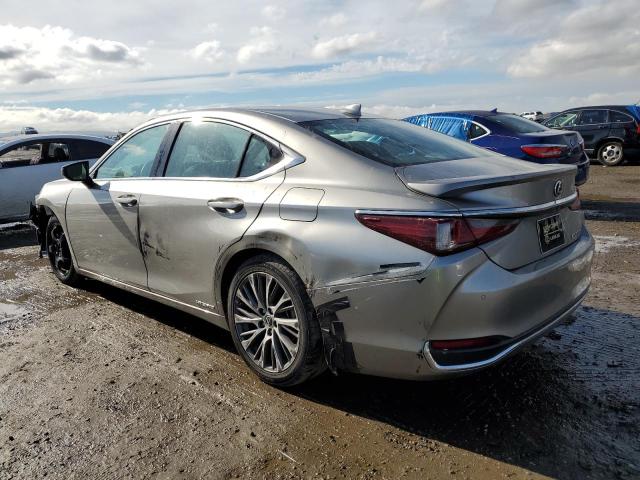 58AD21B19LU010275 - 2020 LEXUS ES 300H SILVER photo 2