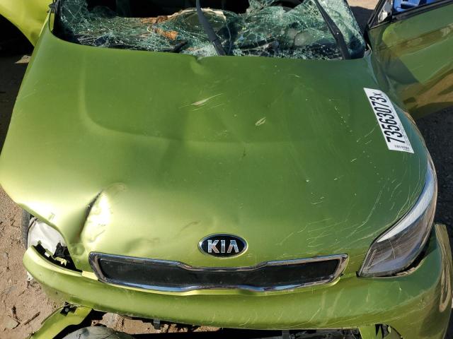 KNDJN2A28G7824914 - 2016 KIA SOUL GREEN photo 11