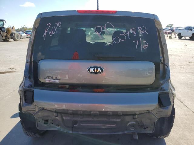 KNDJN2A25F7176429 - 2015 KIA SOUL GRAY photo 6