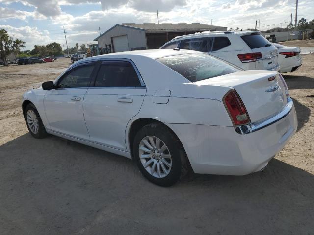 2C3CCAAG6CH127040 - 2012 CHRYSLER 300 WHITE photo 2