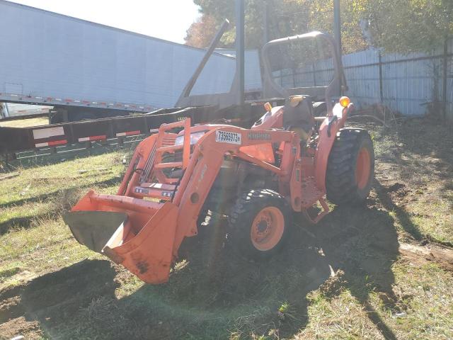 65511 - 2020 KUBO L2900 ORANGE photo 2