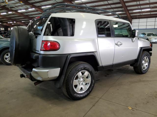 JTEBU11F670082411 - 2007 TOYOTA FJ CRUISER SILVER photo 3